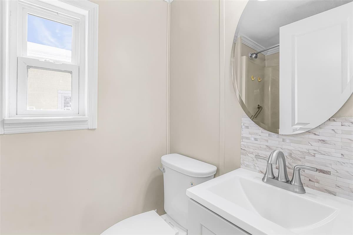 1475 FLAMINGO DRIVE — photo 8 of 34