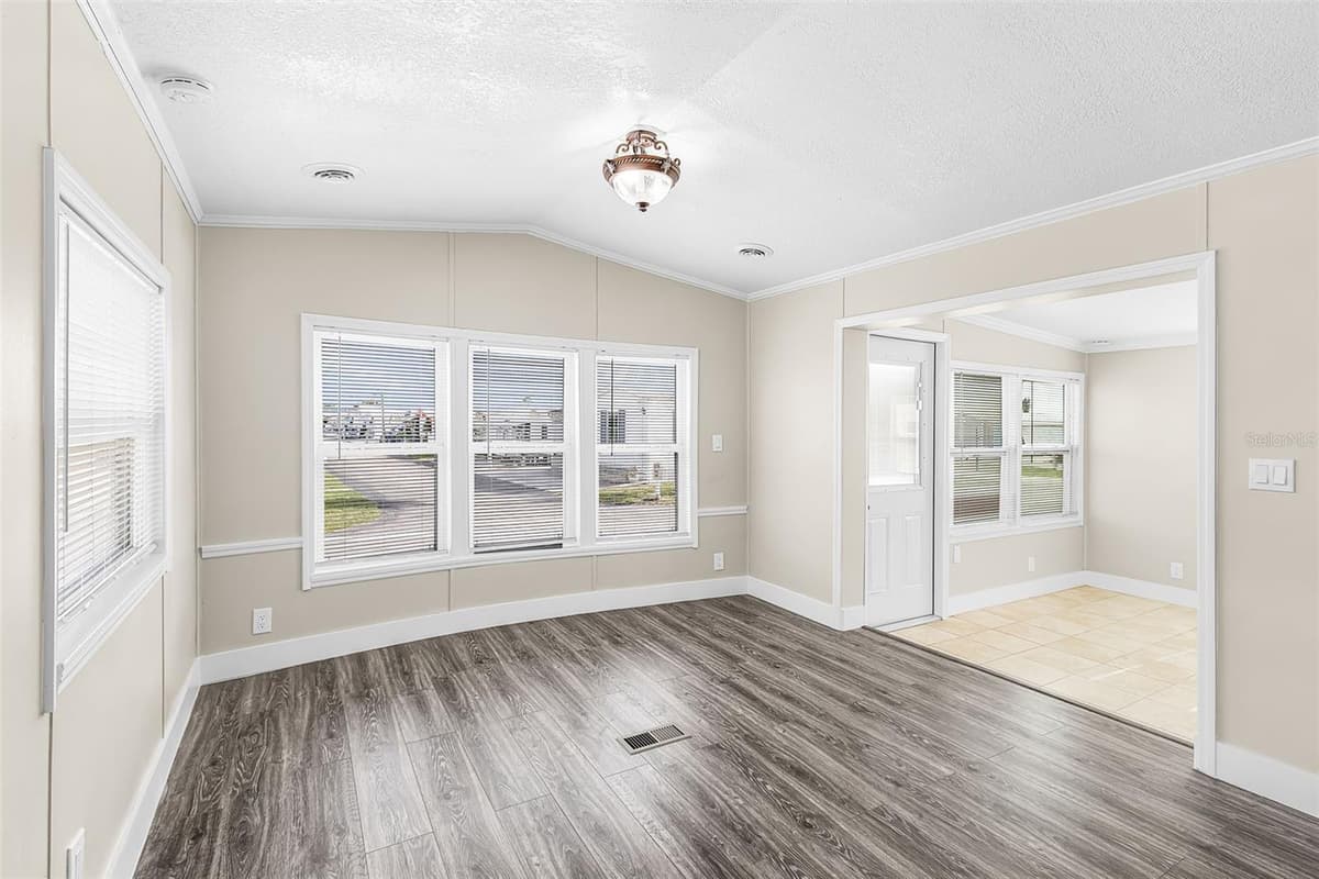 1475 FLAMINGO DRIVE — photo 12 of 34
