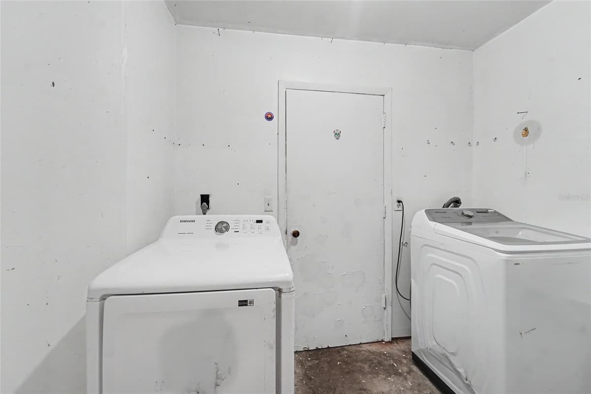 3174 PHLOX DRIVE — photo 25 of 28