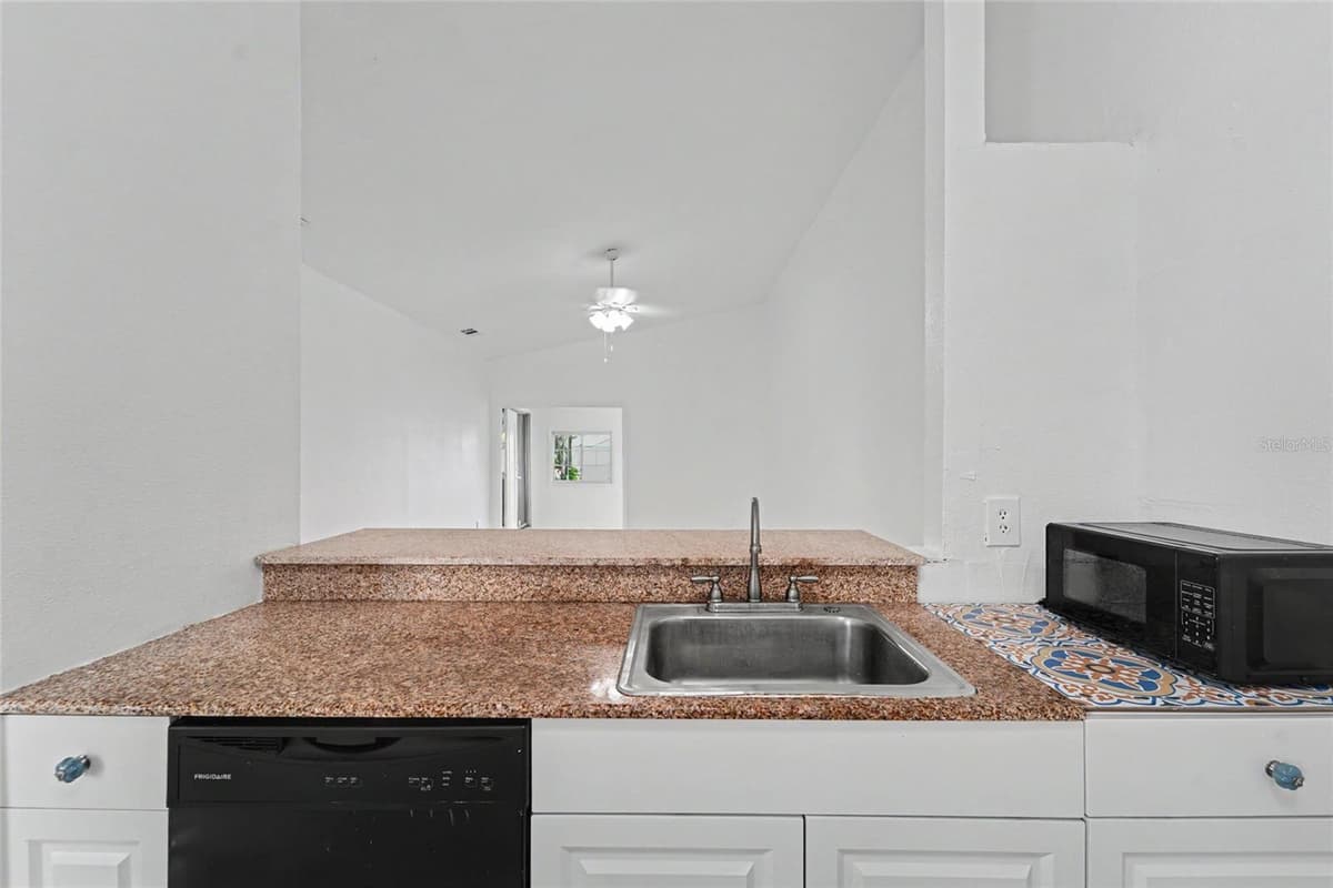 3174 PHLOX DRIVE — photo 17 of 28
