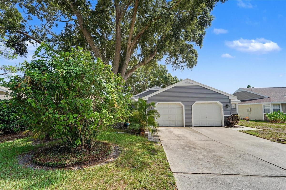 3174 PHLOX DRIVE — photo 2 of 28