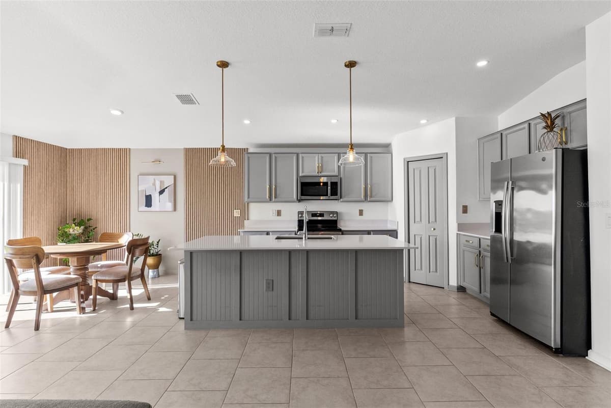 5121 FOUR STRAND COURT — photo 7 of 36