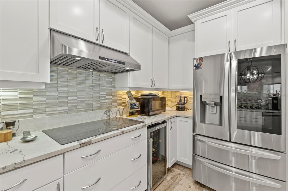 10 FRANKLIN COURT — photo 14 of 81