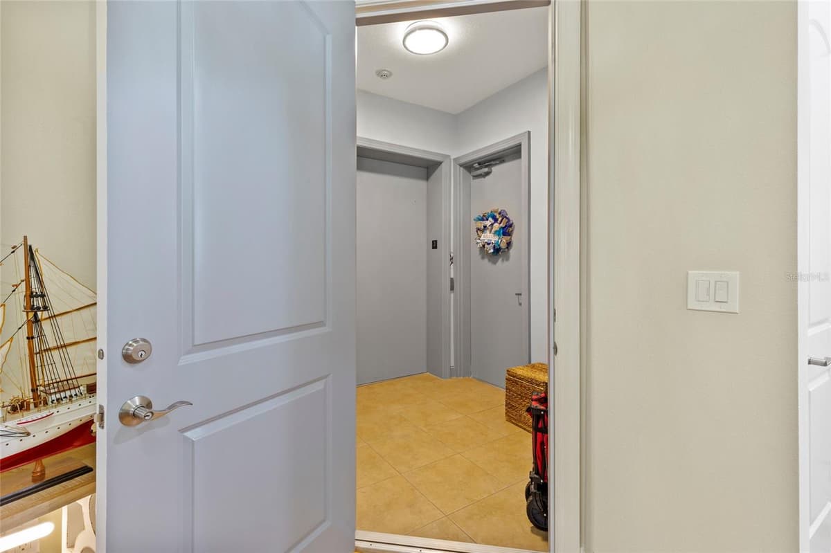 10 FRANKLIN COURT — photo 6 of 81