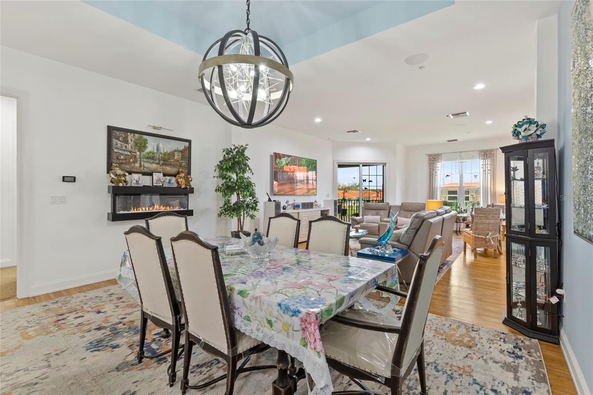10 FRANKLIN COURT — photo 20 of 81