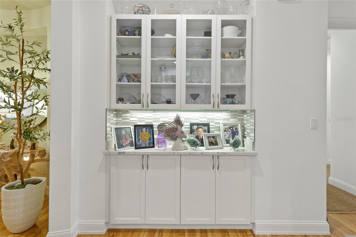 10 FRANKLIN COURT — photo 10 of 81