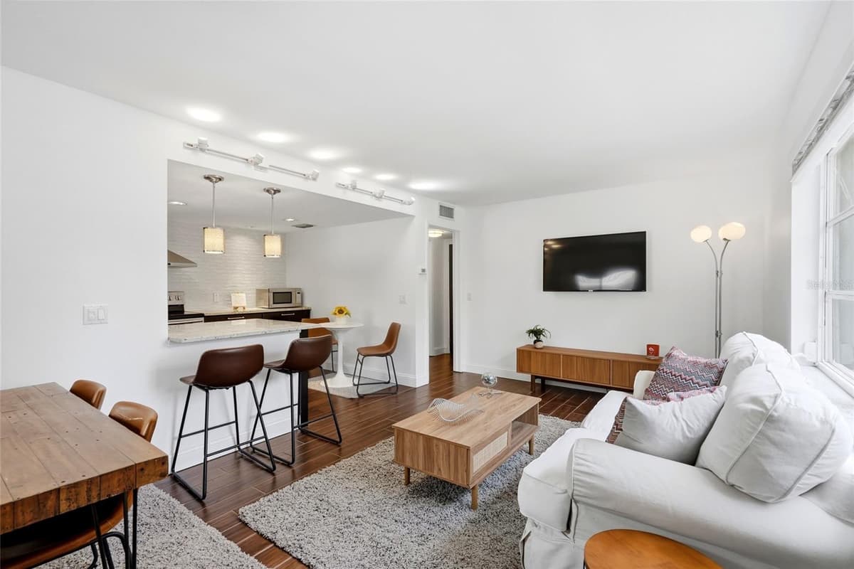 125 5TH AVENUE — photo 4 of 26