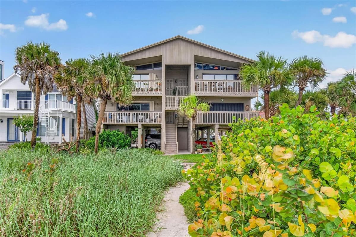 300 BEACH TRAIL — photo 1 of 30