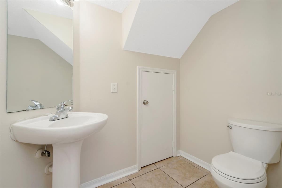 7361 BANK DRIVE — photo 11 of 25