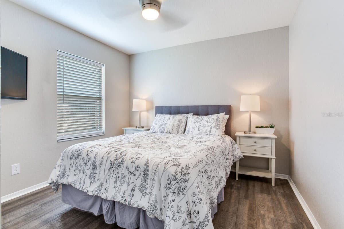 1126 VINETREE DRIVE — photo 14 of 20