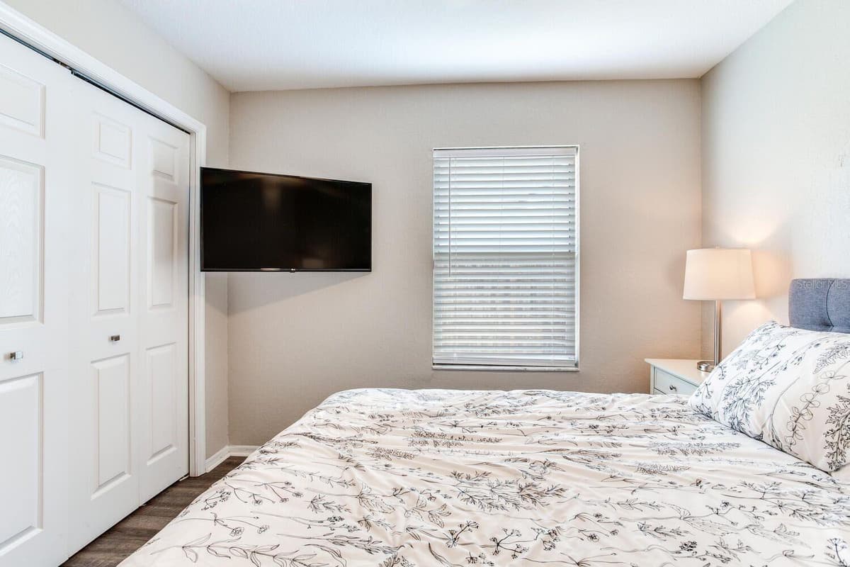 1126 VINETREE DRIVE — photo 15 of 20
