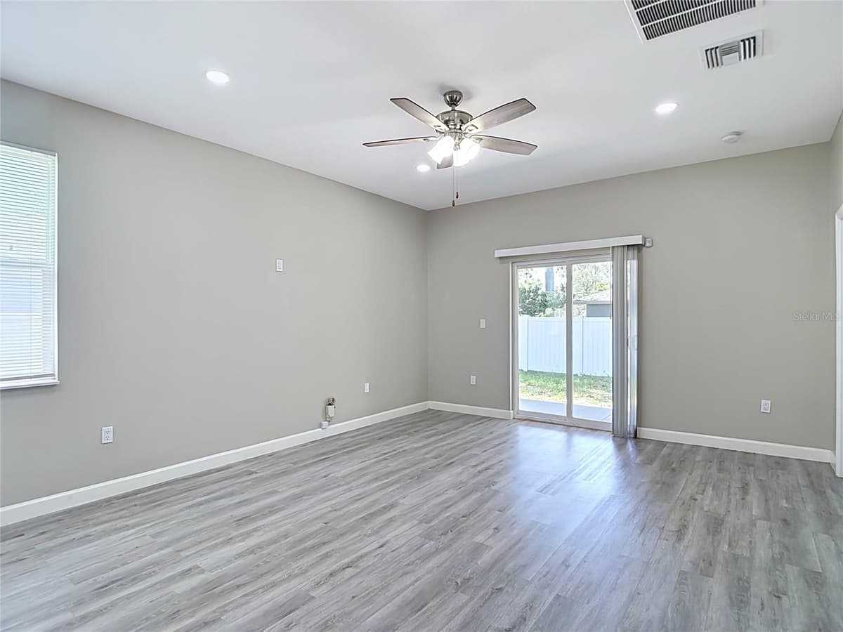 509 LAKE AVENUE — photo 24 of 60
