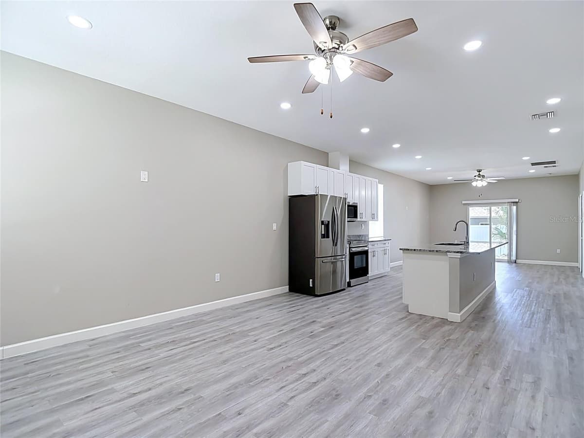 509 LAKE AVENUE — photo 10 of 60