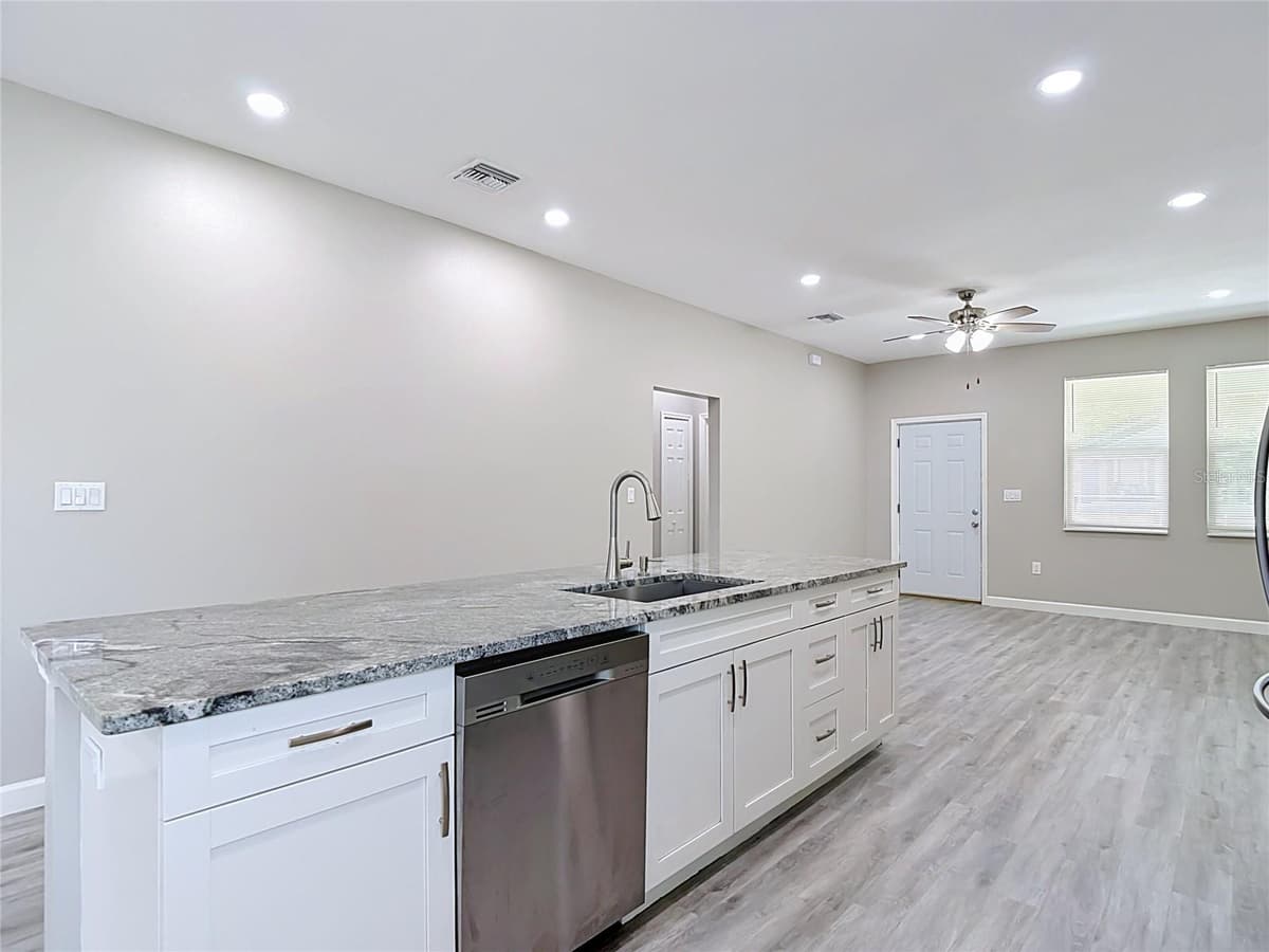 509 LAKE AVENUE — photo 20 of 60