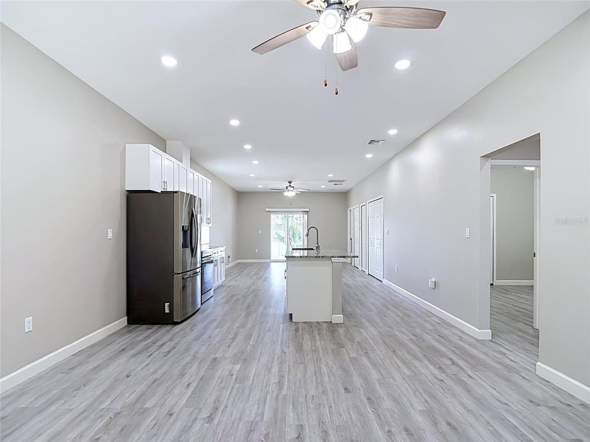 509 LAKE AVENUE — photo 14 of 60