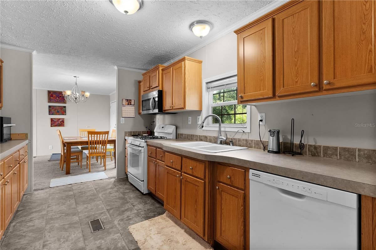 6590 CR 631 — photo 15 of 40