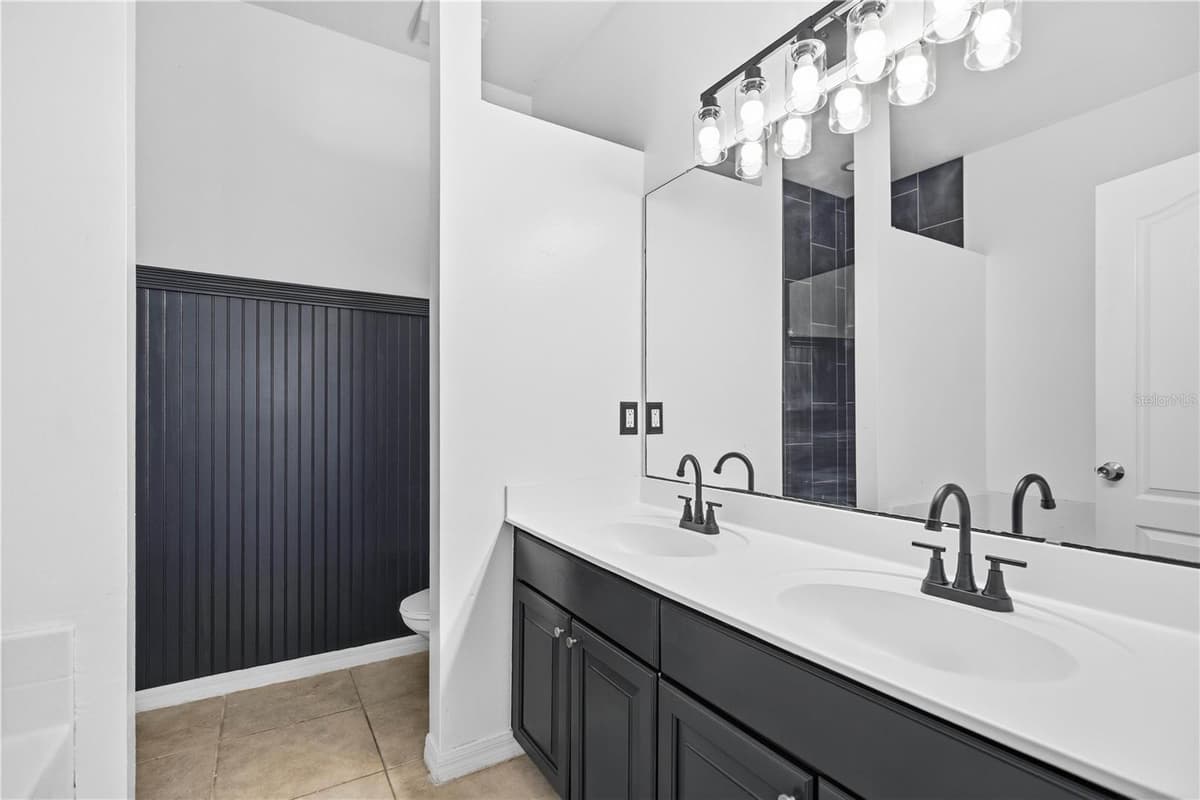7933 REX HILL TRAIL — photo 18 of 35