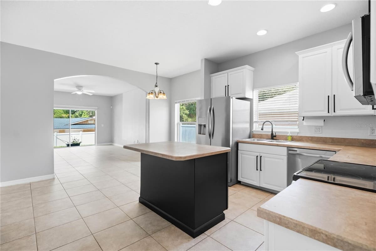 7933 REX HILL TRAIL — photo 8 of 35