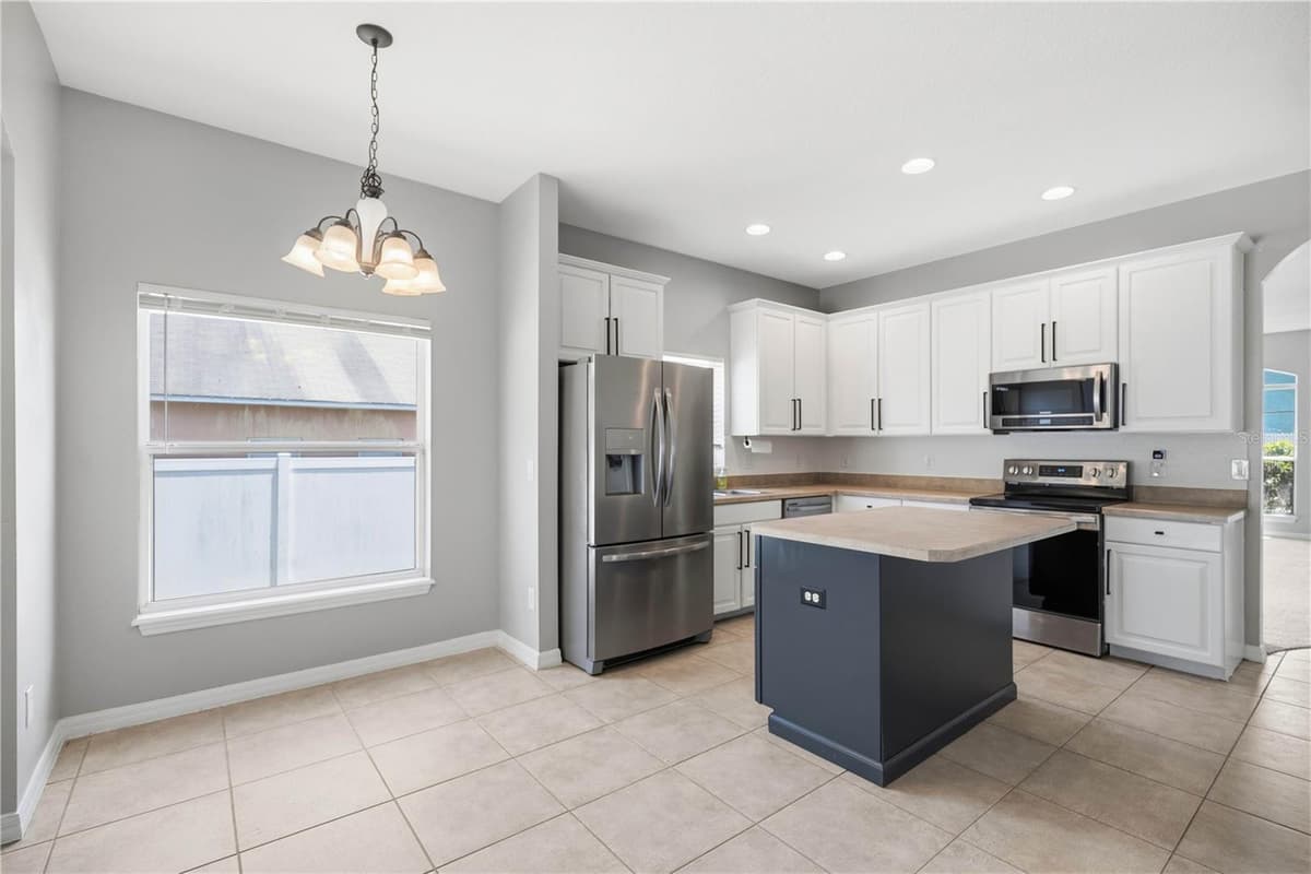 7933 REX HILL TRAIL — photo 11 of 35
