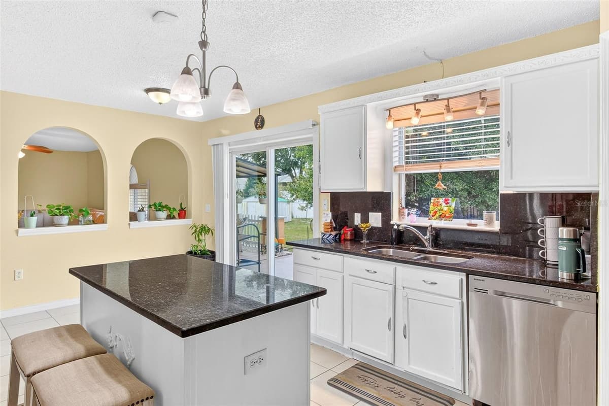 1502 FORT MEADE PLACE — photo 10 of 34