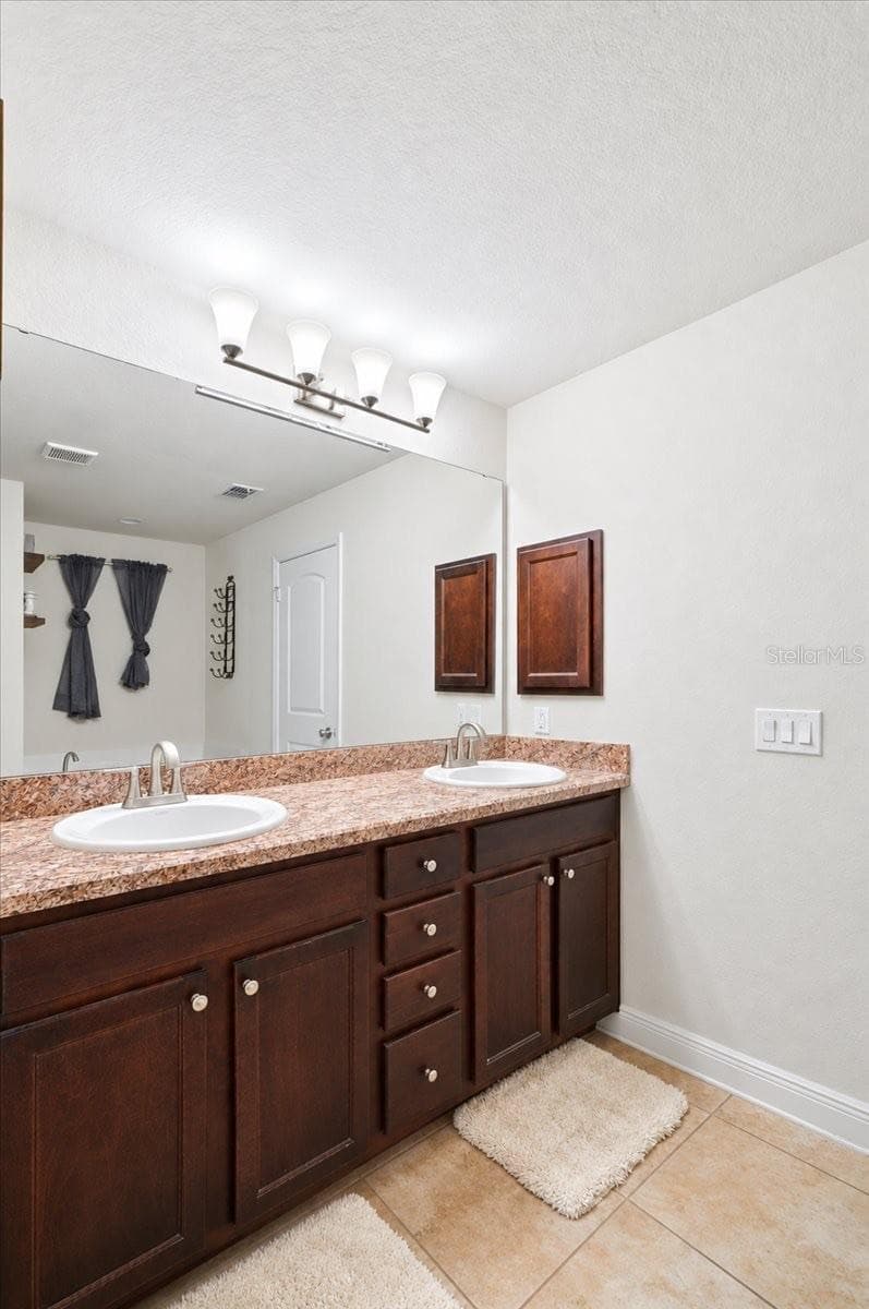 1593 LEMON AVENUE — photo 21 of 39
