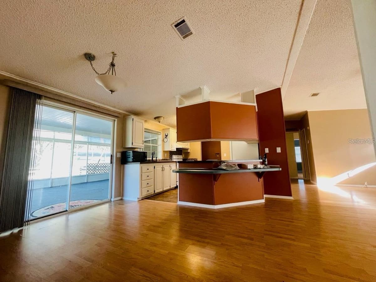 6810 PEARSON LANE — photo 13 of 29