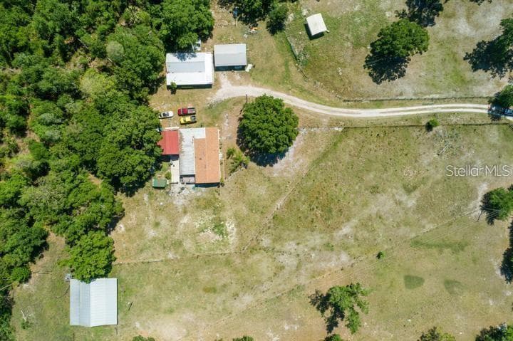 6810 PEARSON LANE — photo 2 of 29