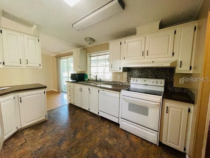 6810 PEARSON LANE — photo 9 of 29