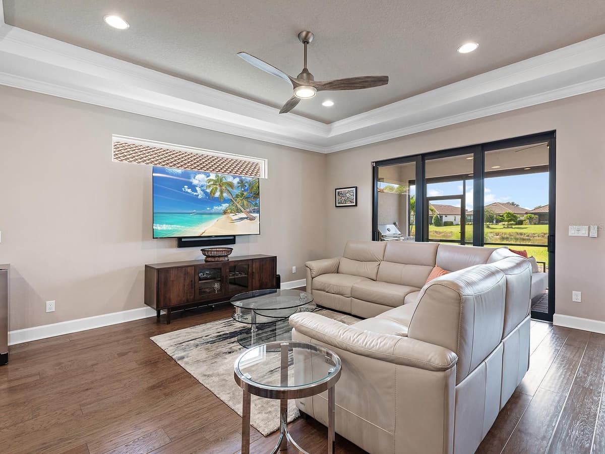 5365 SALCANO STREET — photo 11 of 46