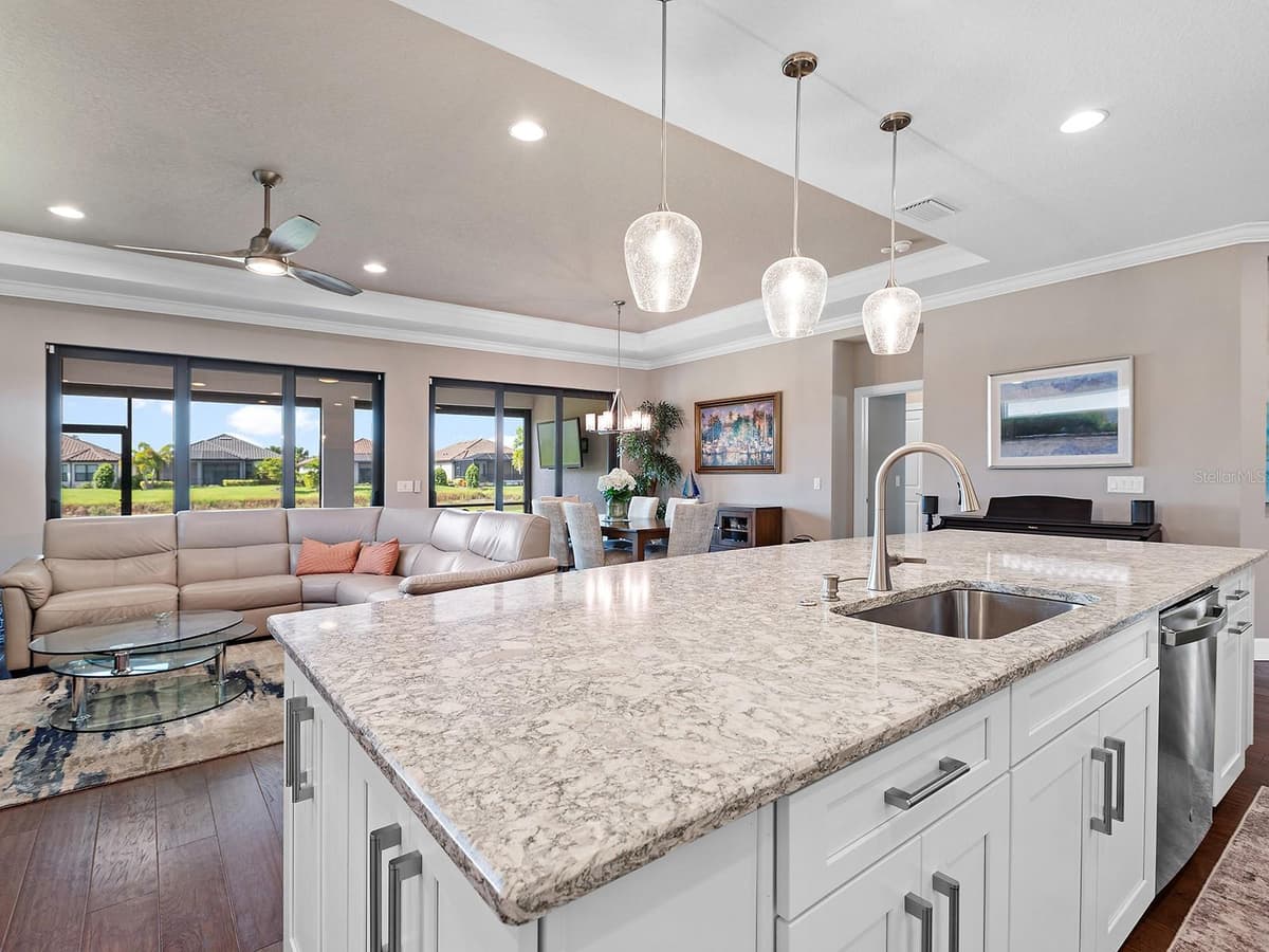 5365 SALCANO STREET — photo 8 of 46