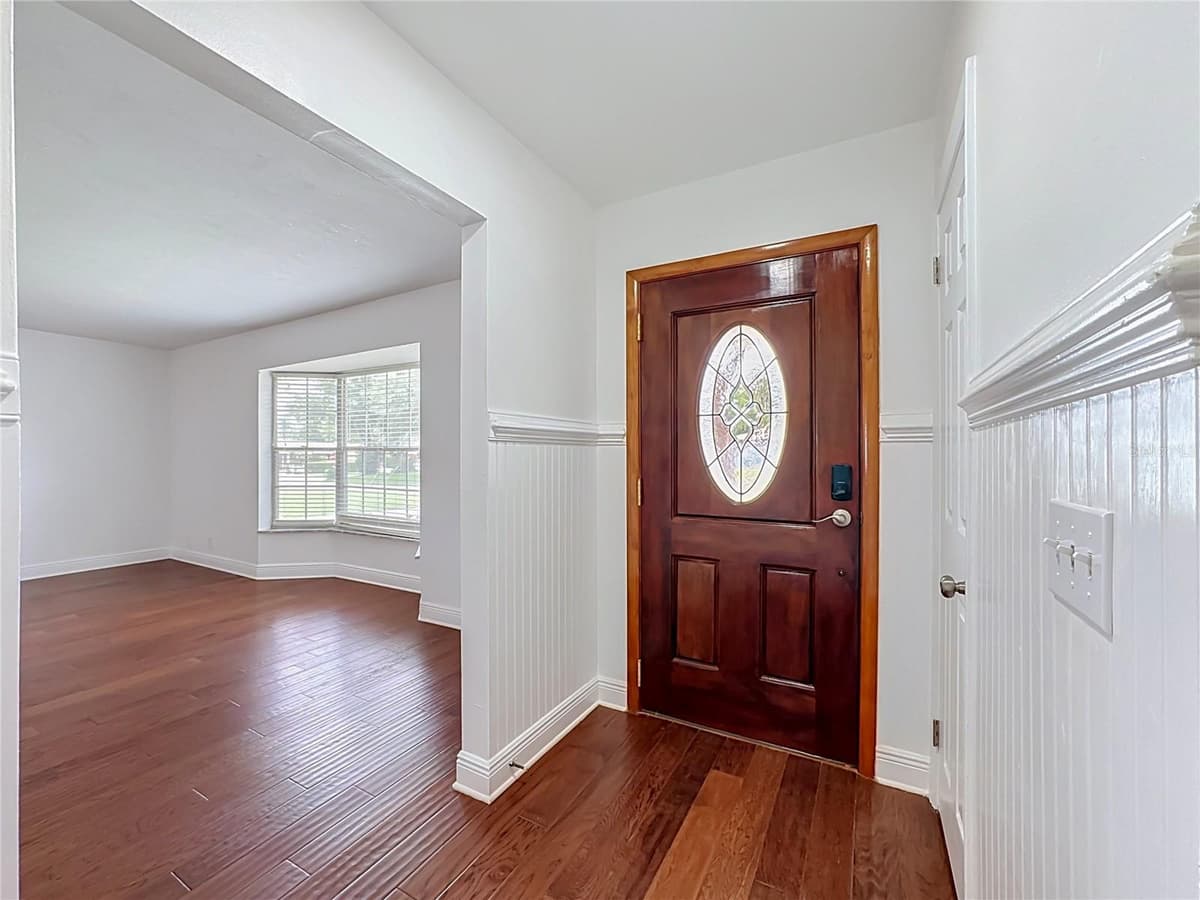 514 HILDA DRIVE — photo 5 of 46