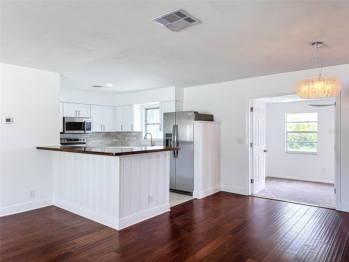 514 HILDA DRIVE — photo 18 of 46