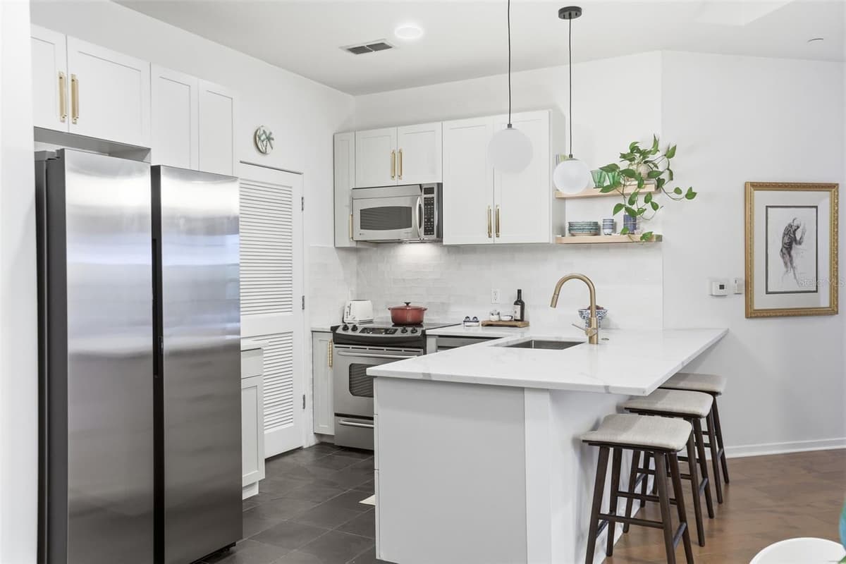 1 EOLA DRIVE — photo 11 of 50