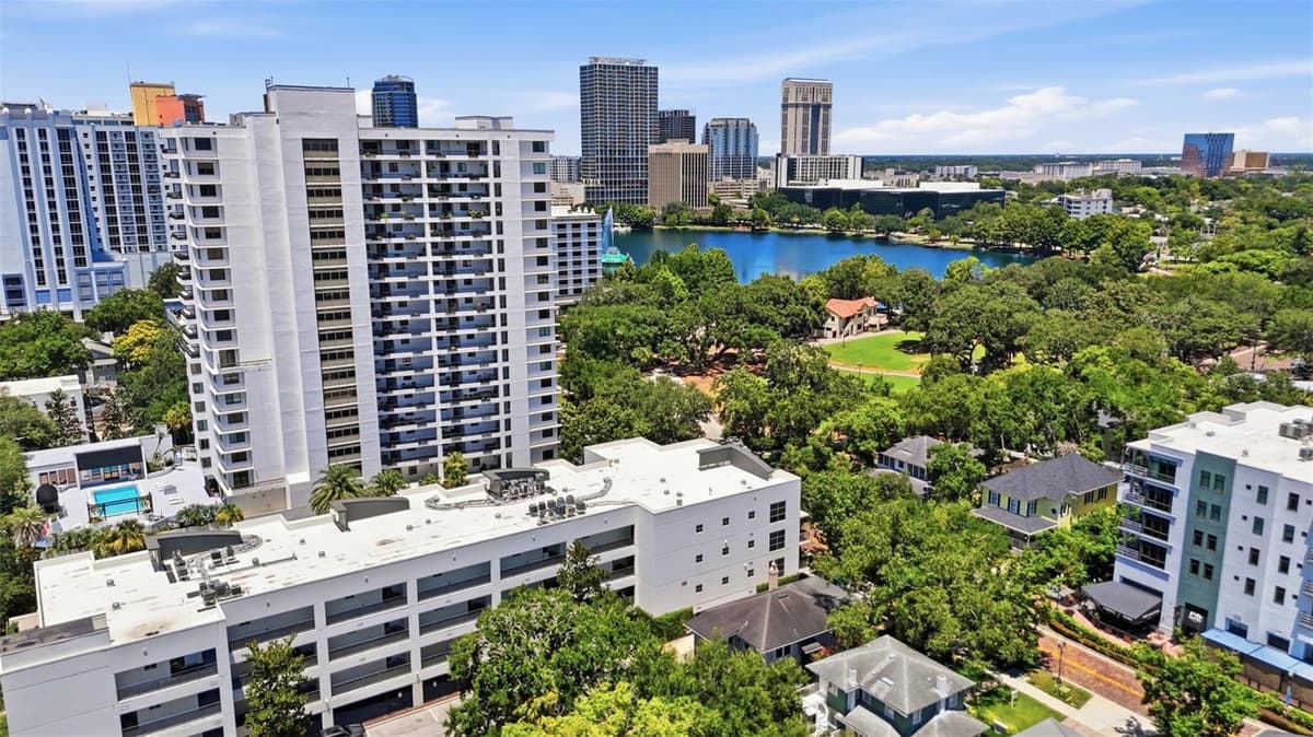 1 EOLA DRIVE — photo 38 of 50
