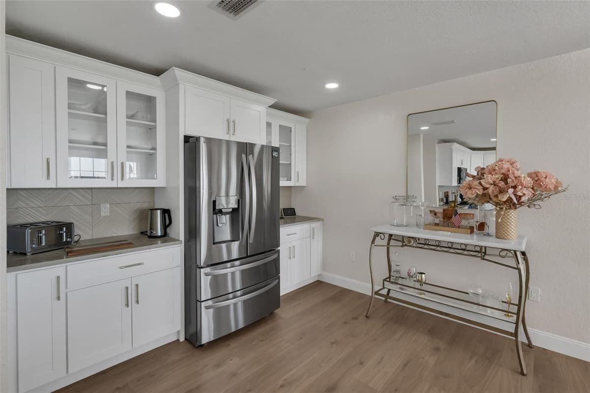 606 SHORE DRIVE — photo 25 of 66