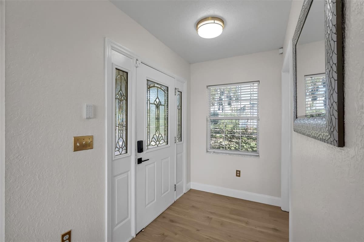 606 SHORE DRIVE — photo 10 of 66