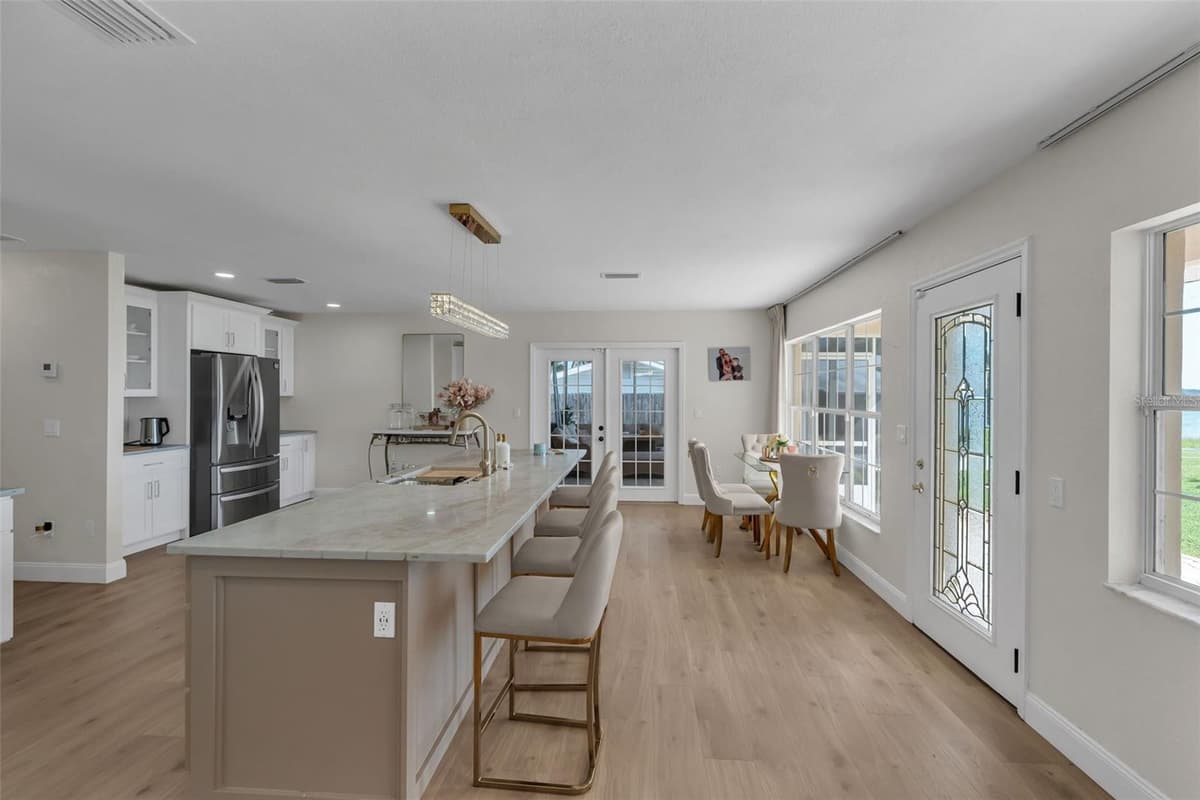 606 SHORE DRIVE — photo 17 of 66