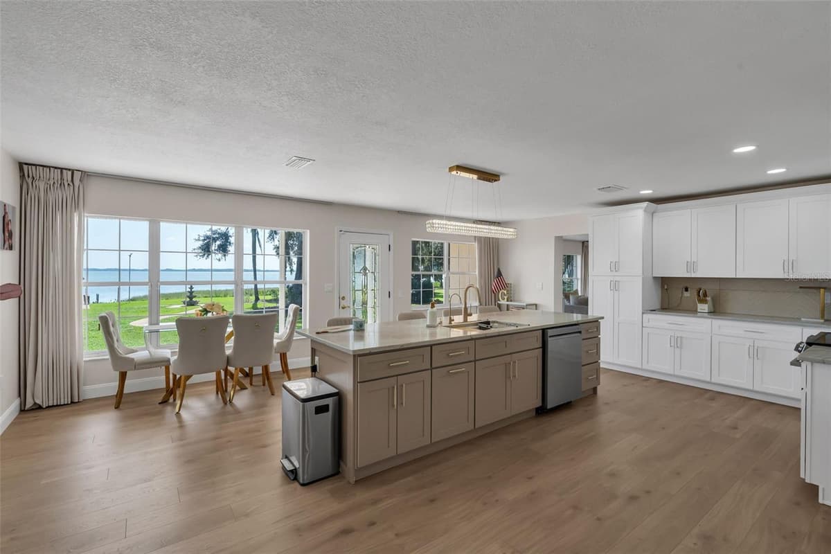 606 SHORE DRIVE — photo 22 of 66