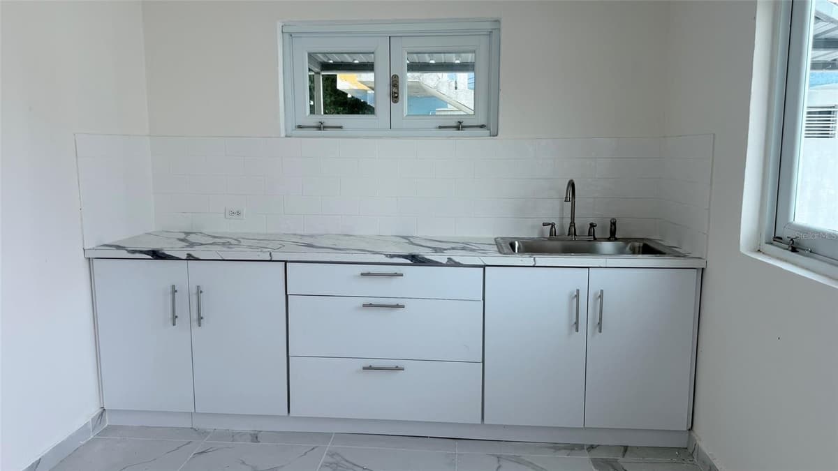 386 HEBREOS — photo 7 of 17