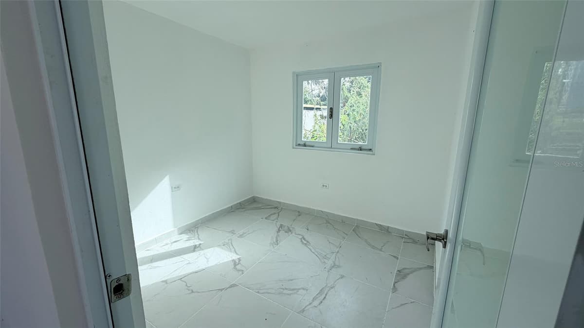 386 HEBREOS — photo 12 of 17