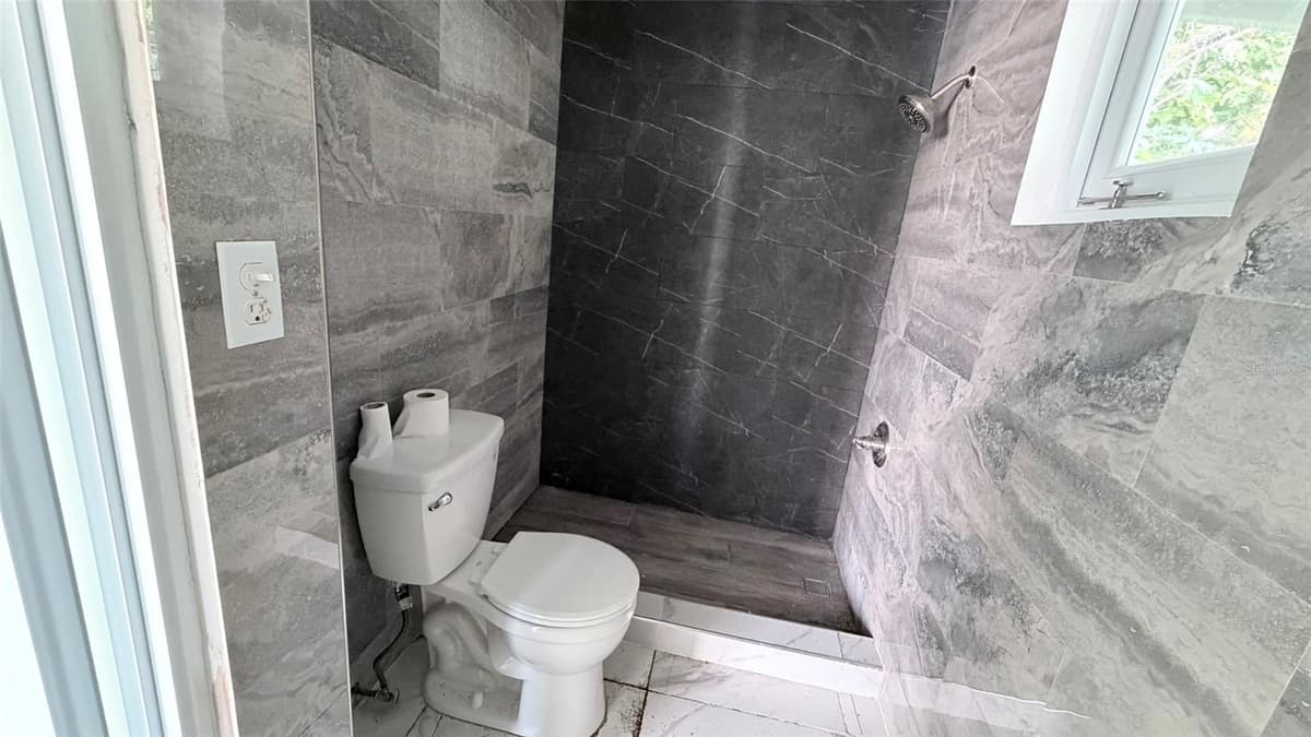 386 HEBREOS — photo 10 of 17