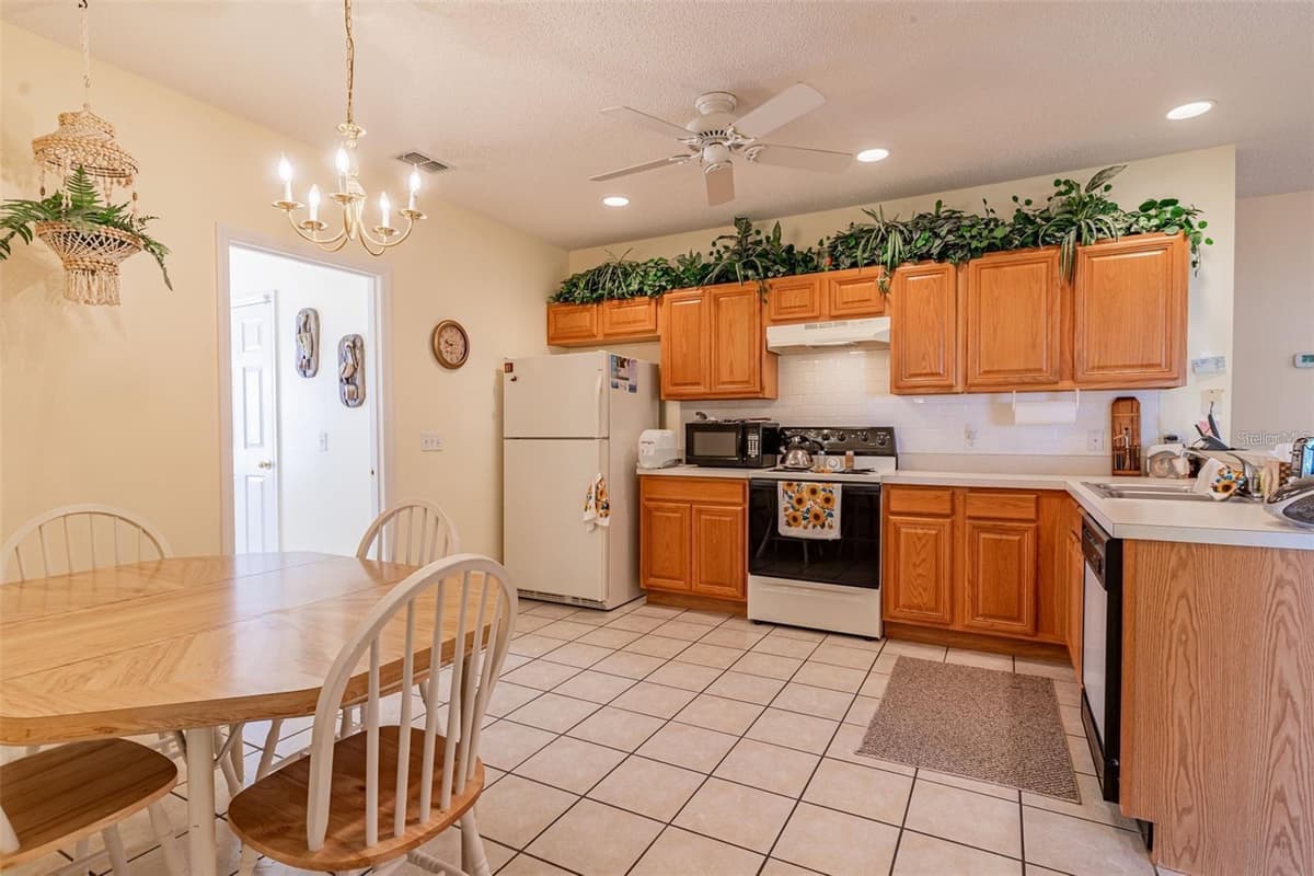 7 TAMIAMI WAY — photo 7 of 17