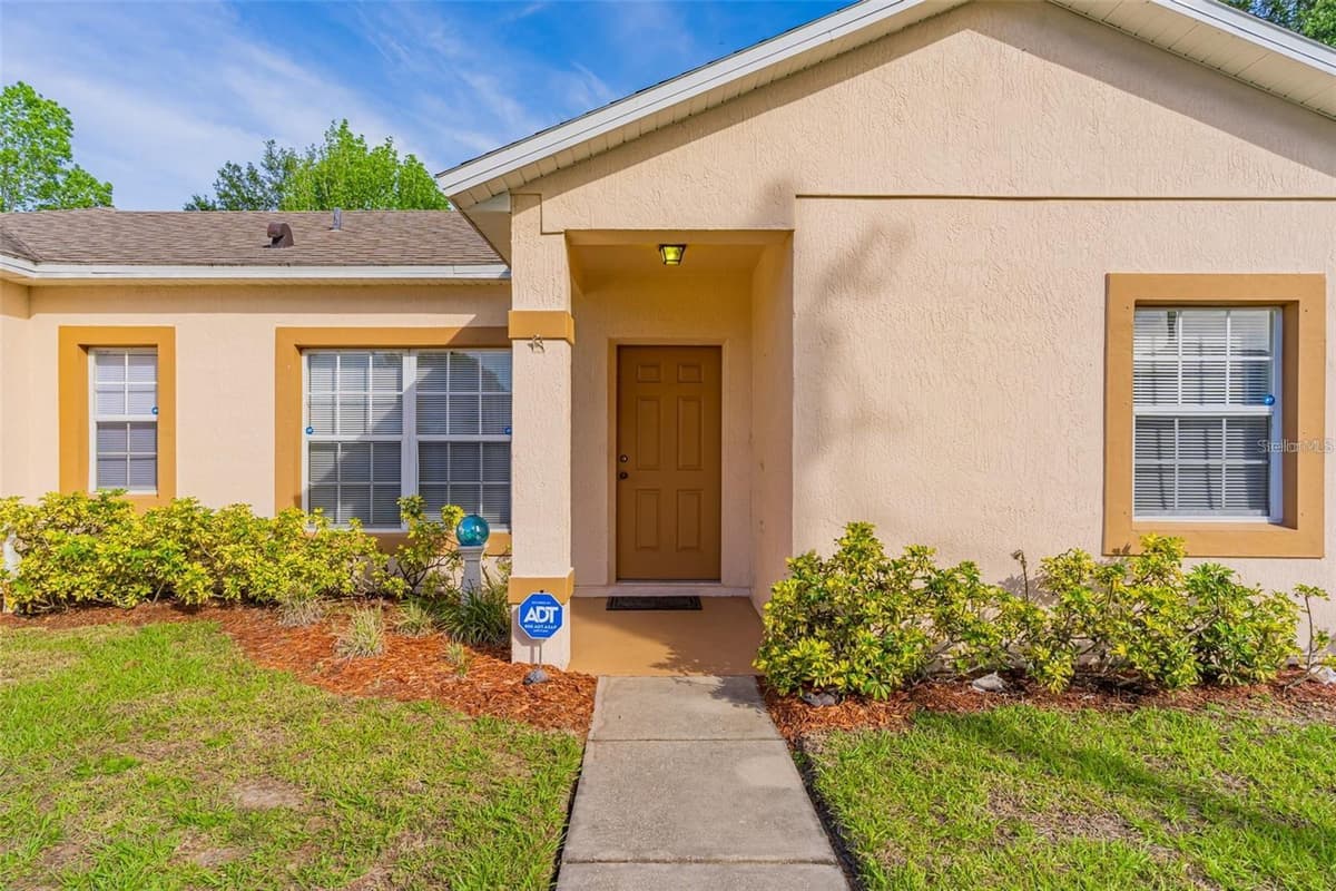7 TAMIAMI WAY — photo 2 of 17