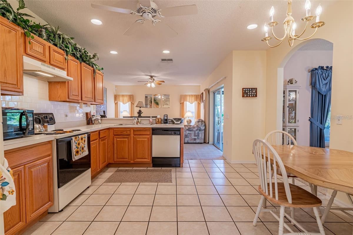 7 TAMIAMI WAY — photo 8 of 17