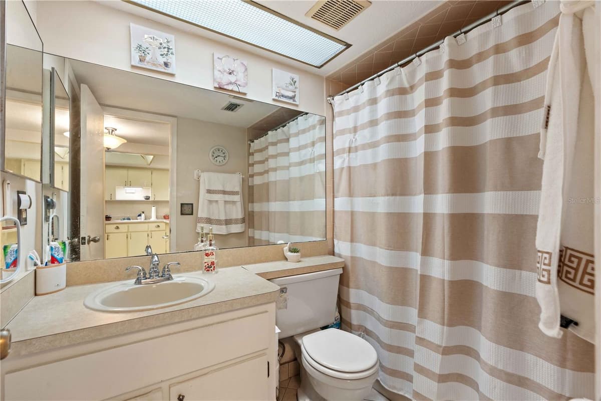 7623 RADCLIFFE CIRCLE — photo 17 of 29