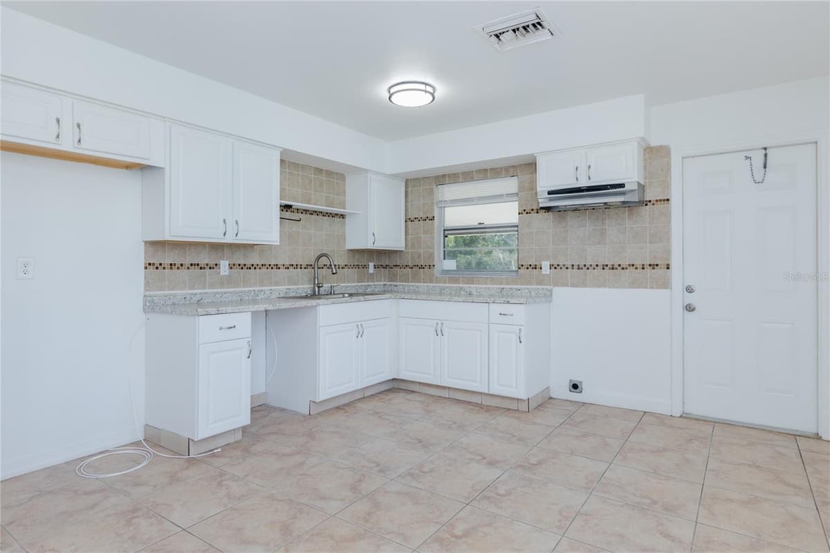 1818/1822 STEVENSON ROAD — photo 7 of 25