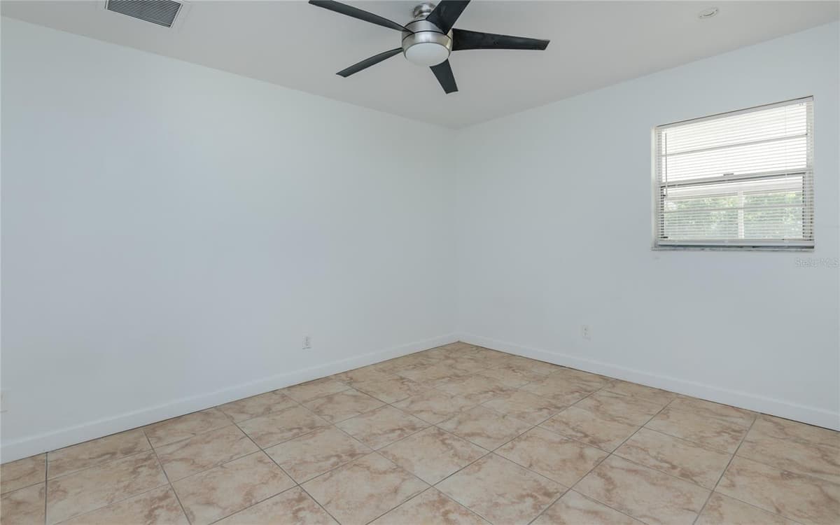 1818/1822 STEVENSON ROAD — photo 10 of 25