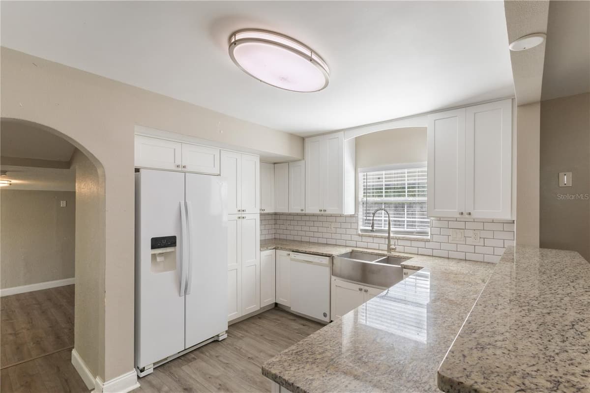 320 ALTHEA AVENUE — photo 5 of 28