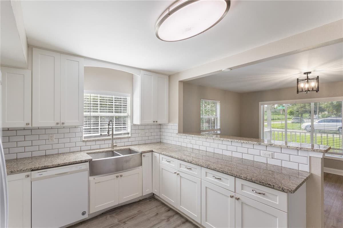 320 ALTHEA AVENUE — photo 6 of 28