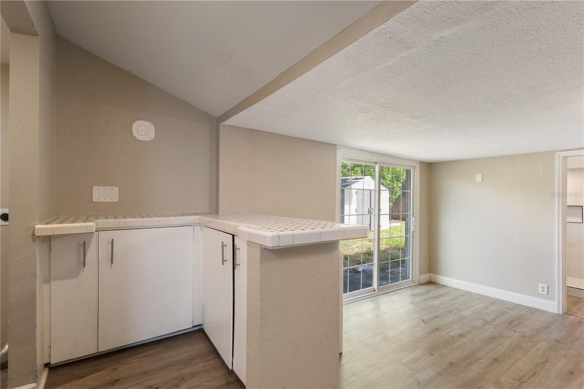 320 ALTHEA AVENUE — photo 10 of 28